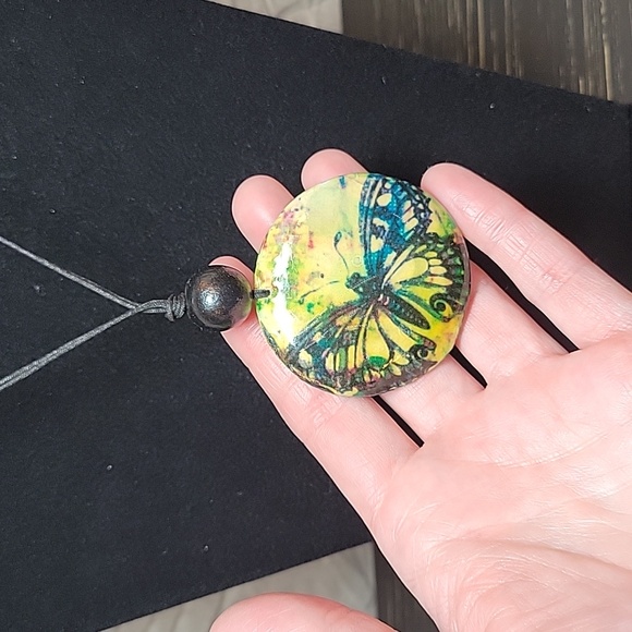 Slide Knot Butterfly Pendant Necklace - Picture 3 of 4